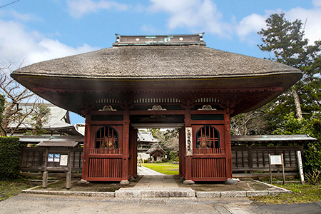 Izunadera-Temple (Main Entrance)